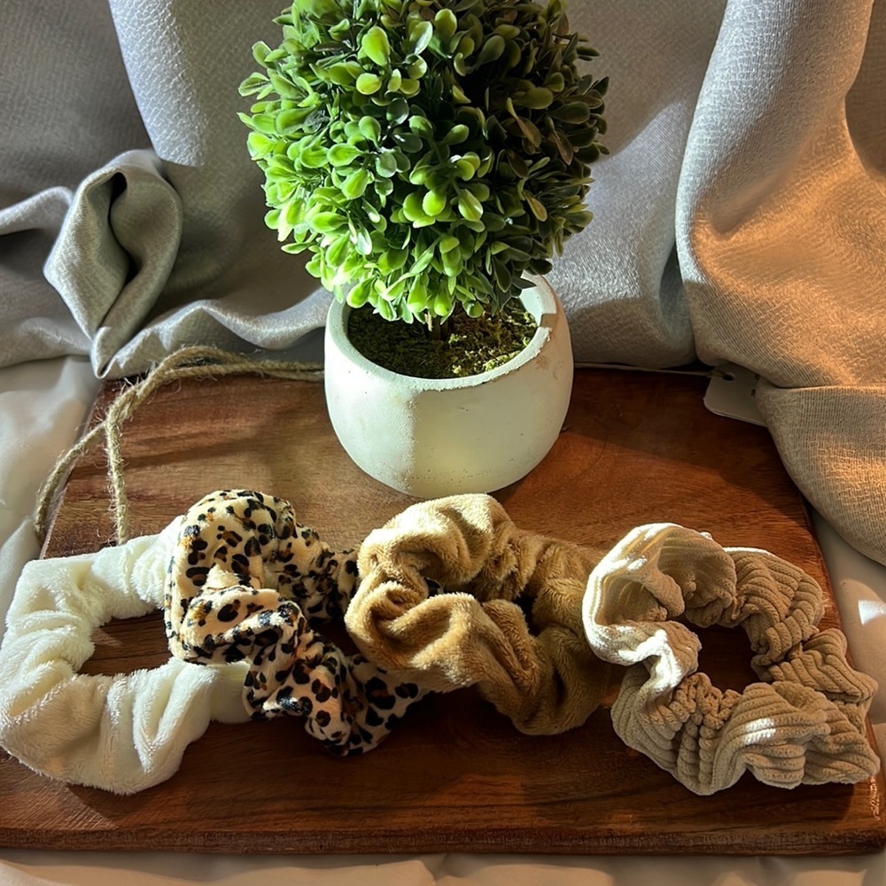 4 Piece Pattern Scrunchies